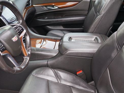 Used 2020 Cadillac Escalade Luxury image 20