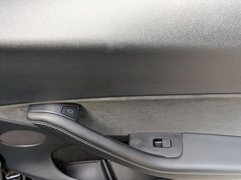 Used 2023 Tesla Model Y Performance image 24