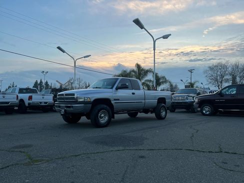 Used 2001 Dodge Ram 2500 Truck 4x4 Quad Cab image 3