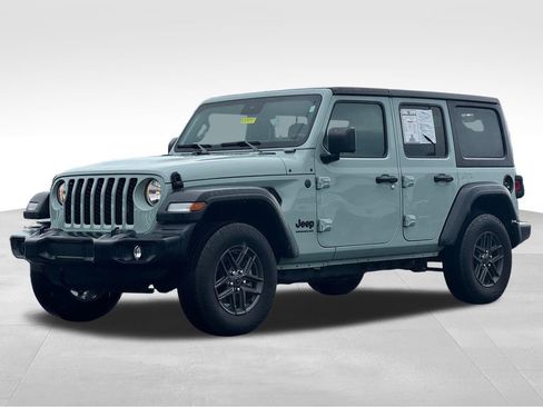 Used 2024 Jeep Wrangler Unlimited Sport AWD/4WD image 3