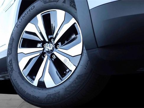 New 2026 Volkswagen Atlas Cross Sport SE image 3