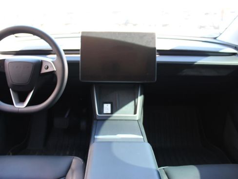Used 2026 Tesla Model Y Long Range image 15