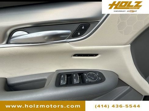 Certified 2017 Cadillac XT5 Premium Luxury w/ LPO, Wheel Lock Package AWD/4WD image 24