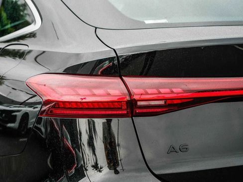 Used 2025 Audi A6 e-tron Premium Plus w/ Premium Plus RWD image 9