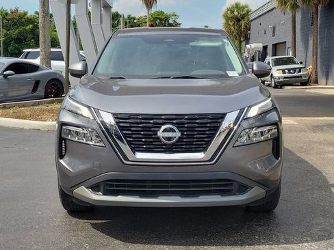 Used 2023 Nissan Rogue SV FWD image 2