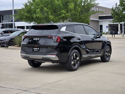 New 2026 Kia Sportage LX FWD image 4