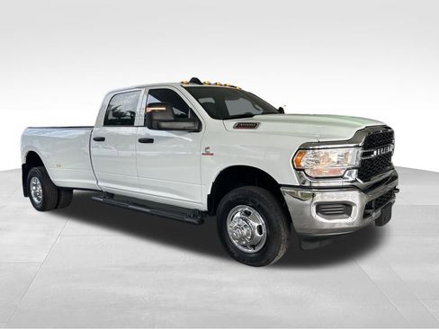 Used 2024 RAM 3500 Tradesman w/ Chrome Appearance Group image 2