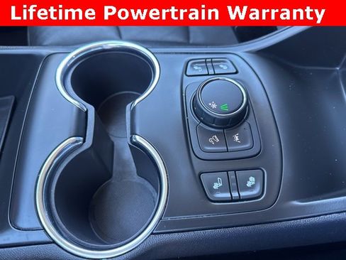 Used 2024 GMC Terrain SLT image 5