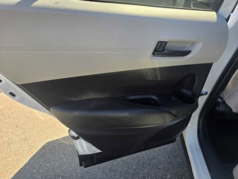 Used 2024 Toyota Corolla Cross LE image 18