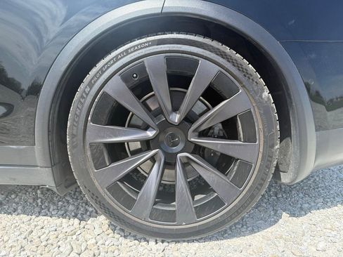 Used 2022 Tesla Model X Plaid image 15