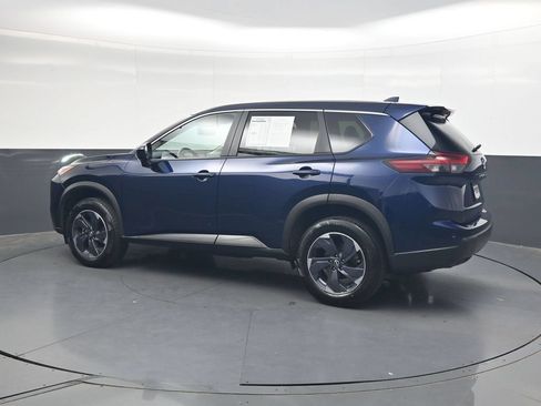 Used 2025 Nissan Rogue SV FWD image 8