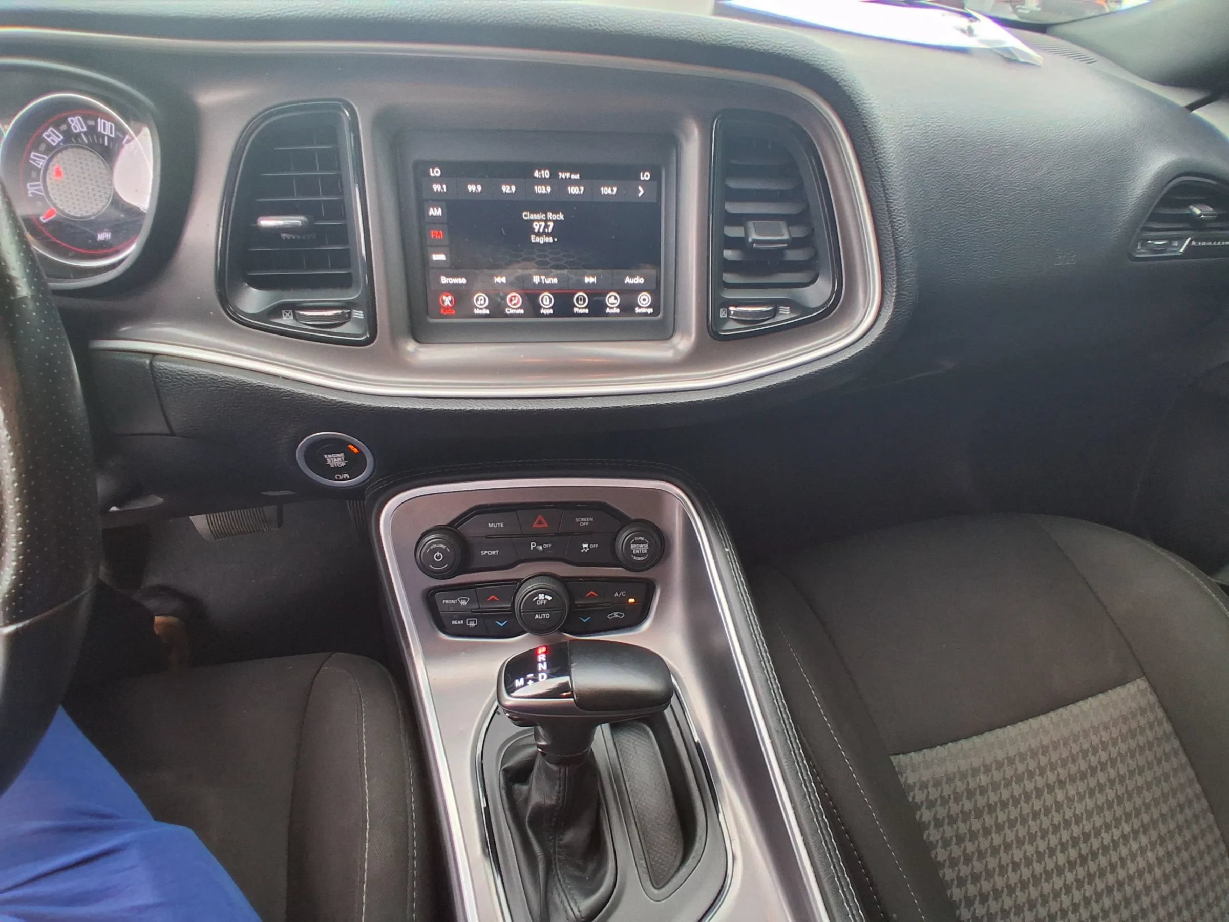 Used 2022 Dodge Challenger R/T RWD image 13
