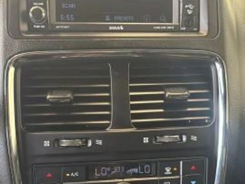 Used 2019 Dodge Grand Caravan GT FWD image 26