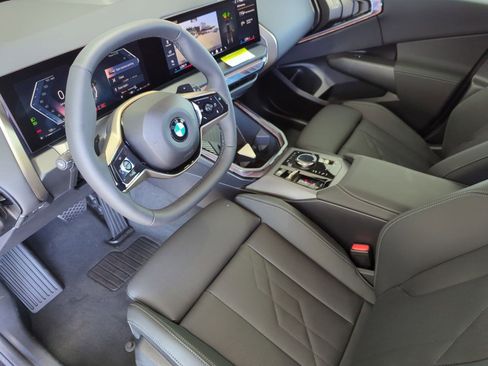 Used 2025 BMW X3 xDrive30i w/ Convenience Package image 9