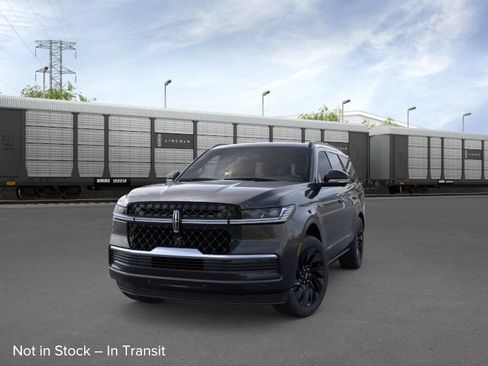 New 2026 Lincoln Navigator Reserve w/ Jet Appearance Package AWD/4WD image 2