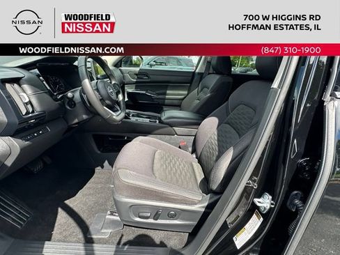 Certified 2025 Nissan Pathfinder SV w/ SV Premium Package AWD/4WD image 21