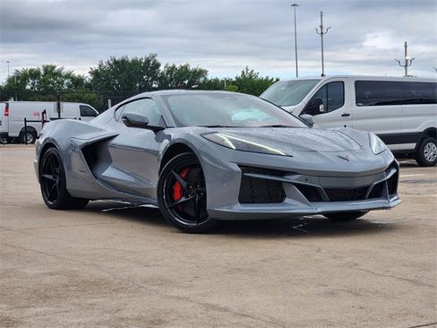 Used 2025 Chevrolet Corvette E-Ray AWD/4WD image 2