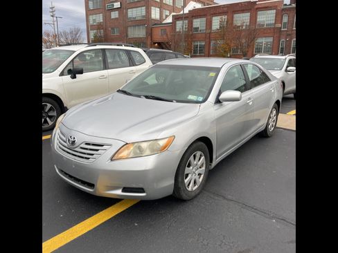 Used 2007 Toyota Camry LE image 1