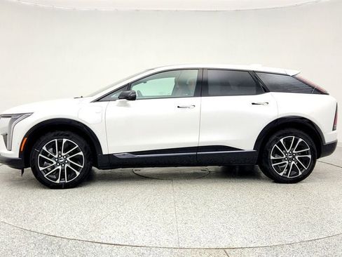 Used 2025 Cadillac Optiq Sport 2 w/ LPO, Floor Liner Package image 8