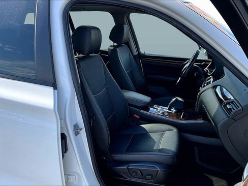Used 2017 BMW X3 sDrive28i image 7