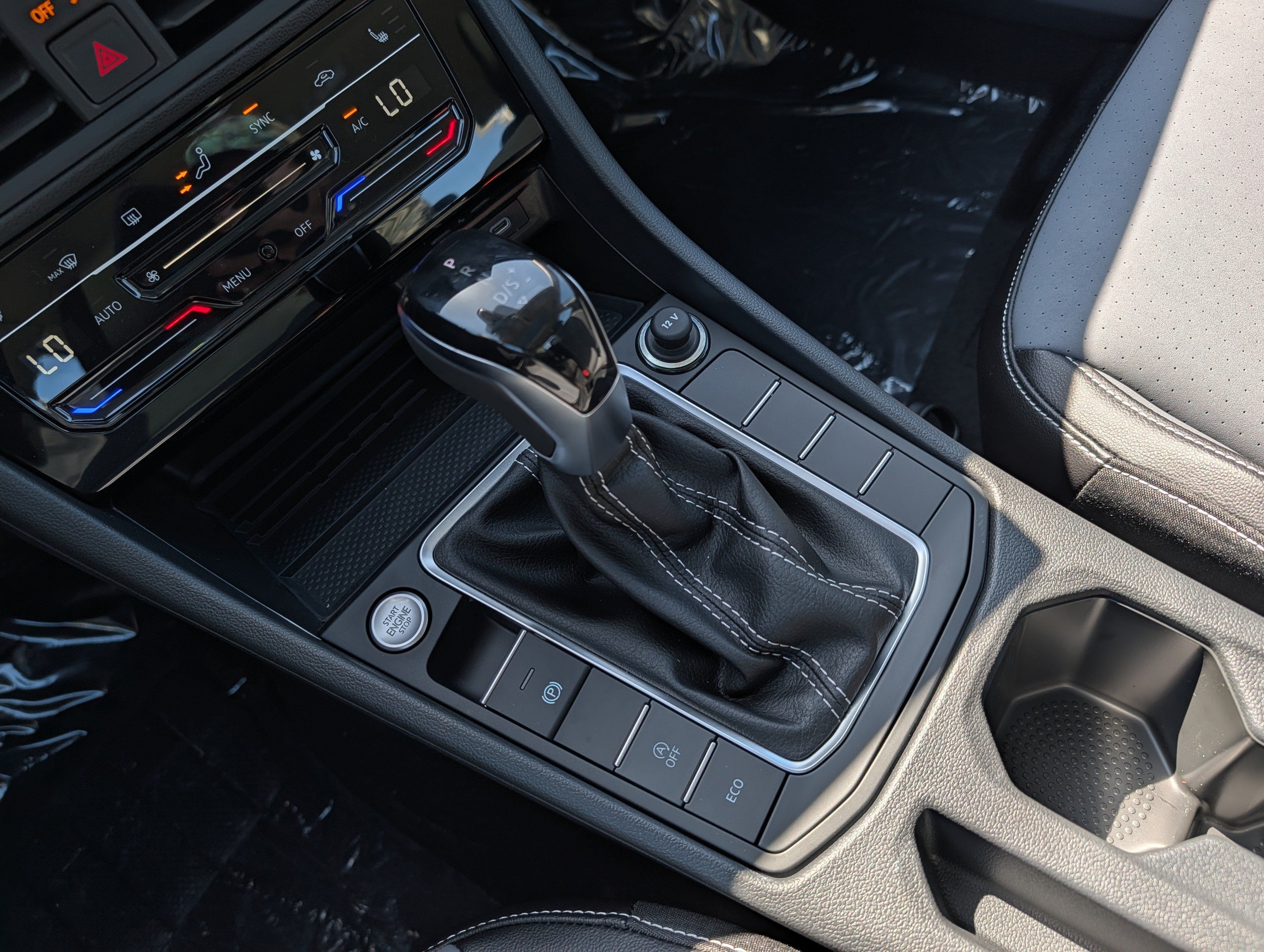 New 2026 Volkswagen Jetta SE FWD image 11