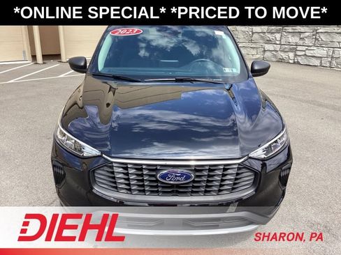 Used 2023 Ford Escape Active w/ Cold Weather Package FWD image 3