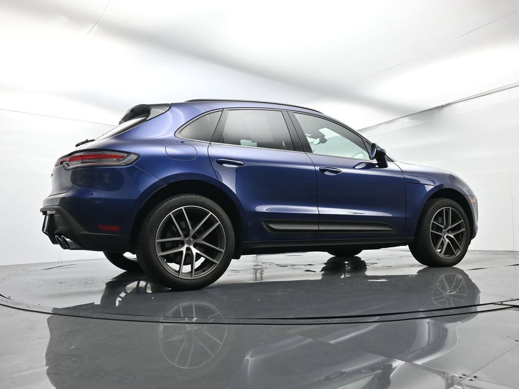 Certified 2024 Porsche Macan AWD/4WD image 50