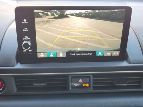 Used 2025 Honda Pilot Touring image 18