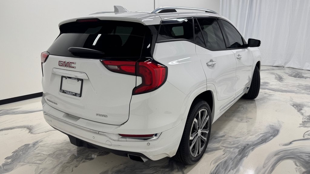 Used 2019 GMC Terrain Denali w/ Driver Alert Package II AWD/4WD image 8