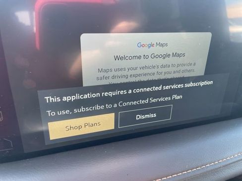 Used 2023 GMC Yukon AT4 w/ Technology Package AWD/4WD image 3