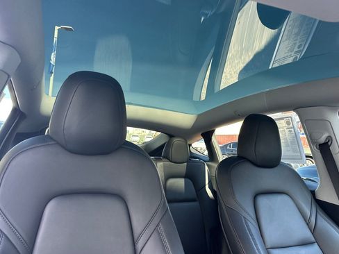 Used 2022 Tesla Model Y Long Range AWD/4WD image 20