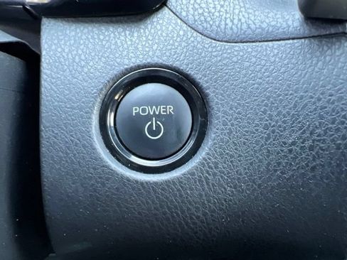Used 2025 Toyota Camry SE w/ Convenience Package FWD image 17