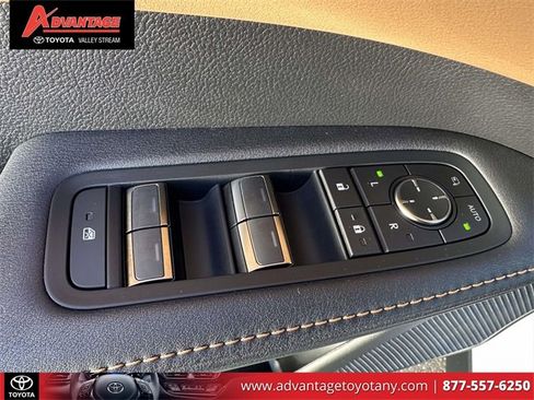 Used 2025 Lexus RX 350h image 21