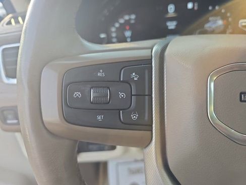 Used 2023 GMC Yukon Denali w/ Advanced Technology Package image 16
