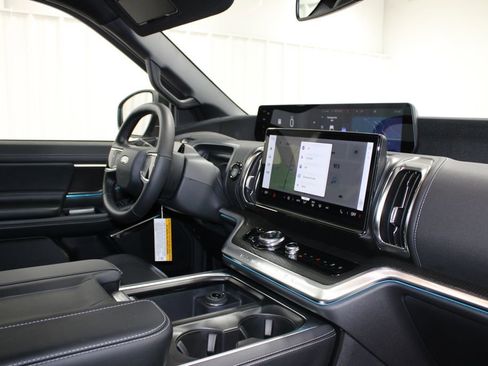 New 2026 Ford Expedition Platinum w/ Stealth Performance Package AWD/4WD image 40