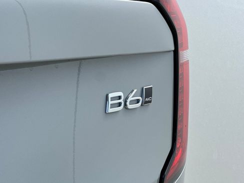 Certified 2025 Volvo XC90 B6 Core w/ Protection Package Premier image 34
