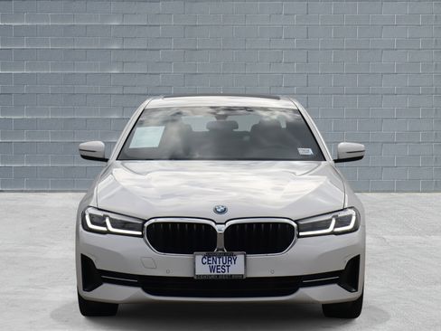 Certified 2023 BMW 530e w/ Convenience Package image 3
