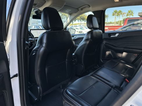 Used 2023 Ford Escape Platinum AWD/4WD image 12