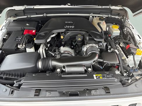 Used 2019 Jeep Wrangler Sport AWD/4WD image 22