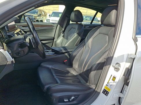 Used 2019 BMW 530i xDrive w/ Convenience Package image 13