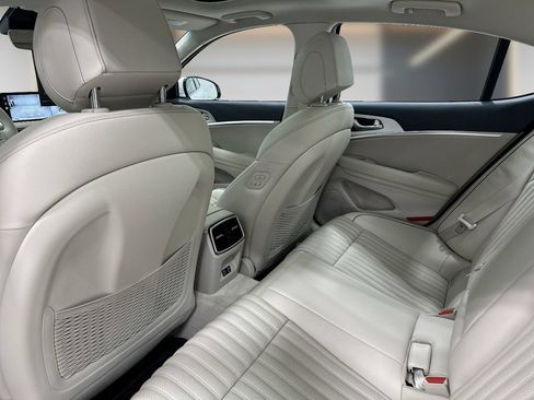 Certified 2026 Genesis G70 2.5T Prestige RWD image 10