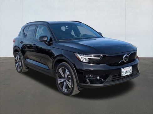 Used 2023 Volvo XC40 Recharge Plus image 7