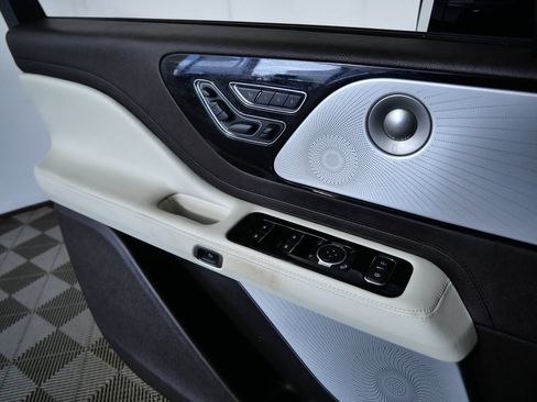 Certified 2023 Lincoln Aviator Black Label w/ Dynamic Handling Package AWD/4WD image 26