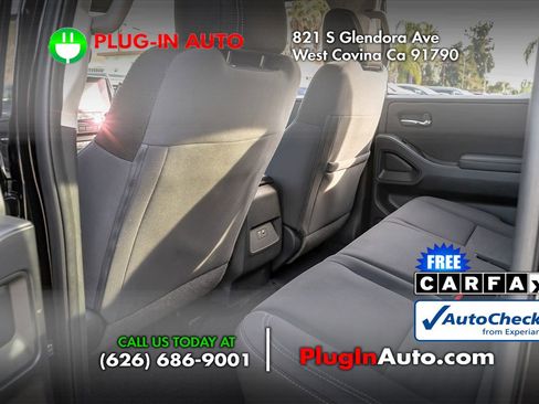 Used 2024 Nissan Frontier SV image 8