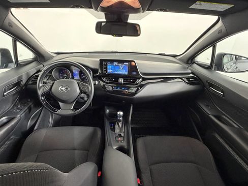 Used 2018 Toyota C-HR XLE FWD image 19