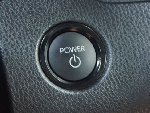 Used 2025 Toyota Camry LE image 7