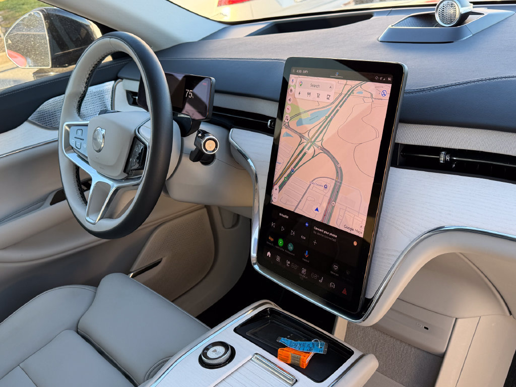 Certified 2025 Volvo EX90 Ultra AWD/4WD image 13