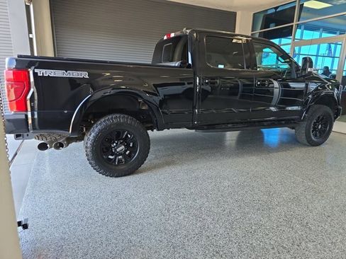 Certified 2022 Ford F250 Lariat w/ Tremor Off-Road Package image 4