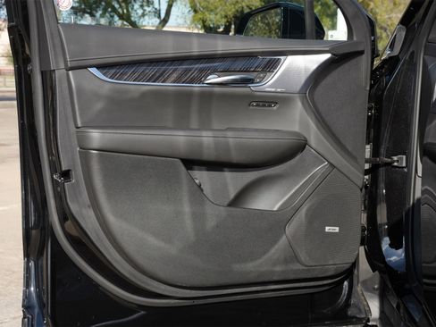 Certified 2025 Cadillac XT6 Premium Luxury image 19