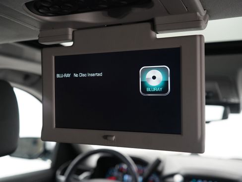 Used 2019 Chevrolet Suburban LT image 17